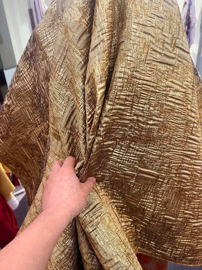 ブロンズブラウンのテクスチャード加工された不規則なジャカード - Vintage Sewing Textile のレビューと価格